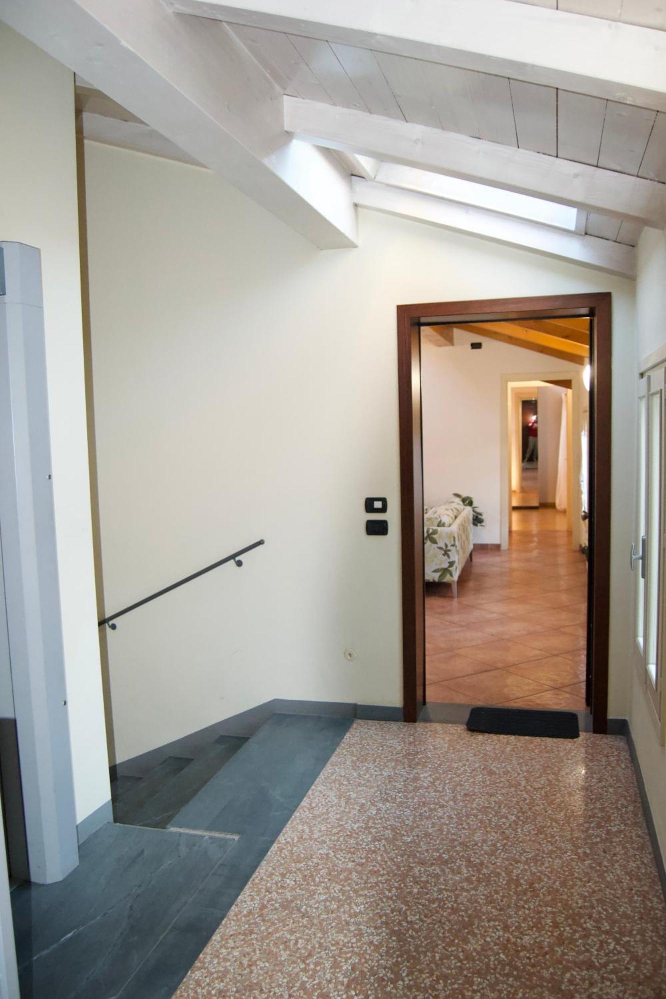 Casa Viola, Deliziosa Mansarda In Centro Storico Apartment โมดินา ภายนอก รูปภาพ